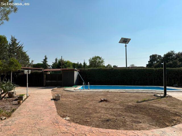 Chalet en venta con piscina en las Villas de Nuevo Baztán