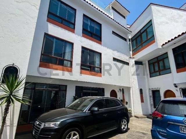 CHALET EN VENTA A UNA CUADRA DE LA UNIVERSIDAD DE LIMA ID: 2 9 4 9 7