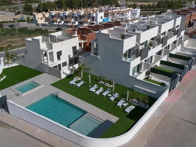 Chalet en venta a estrenar en Cox Alicante