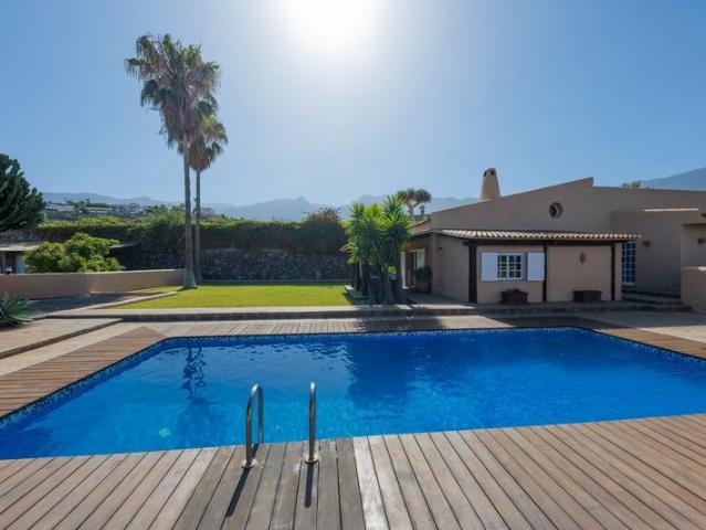 Chalet en venta. ARAFO
