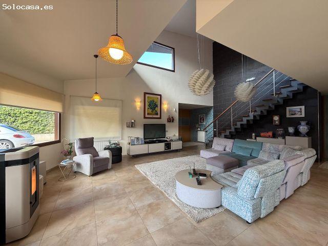 Chalet en venta en C/ Monegrillo. Cadrete