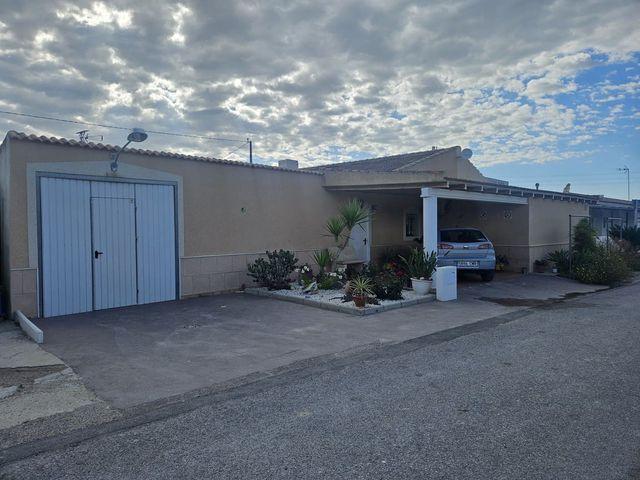 Chalet en venta en Cox, Alicante