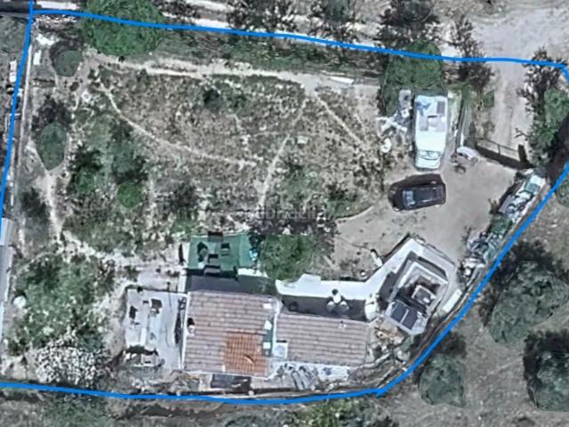 Chalet en venta en Cogollos de la Vega. 100% Off Grid Country House Self Sufficient in Water and Electricity. Chalets Cogollos de la.