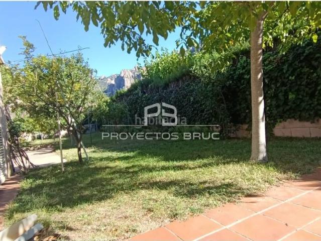 Chalet en venta en Collbató. Collbató en Can Ollé Espectacular Torre con vista a Montserrat, parcela ajardinada, piscina. Visítela. Chalets.