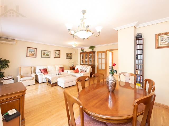 Chalet en venta en Colmenar Viejo, Centro. ¡VENTA EN EXCLUSIVA CON INMOBILIARIA HOGARES COLMENAR VIEJO!. Chalets Colmenar.