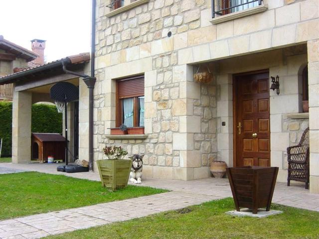 Chalet en venta en Condado de Treviño. Chalets Condado de.