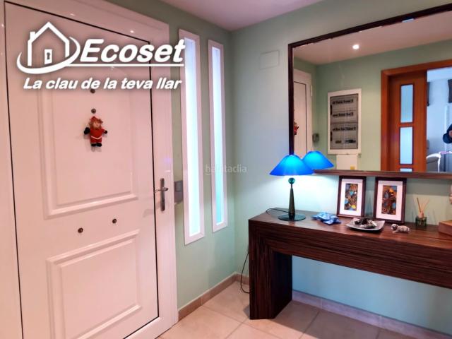 Chalet en venta en Corbera de Llobregat. Casa Espectacular con Vistas a la Montaña. Chalets Corbera de.