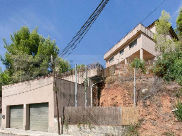Chalet en venta en Corbera de Llobregat. Chalet independiente en venta en Corbera de Llobregat. Chalets Corbera de.