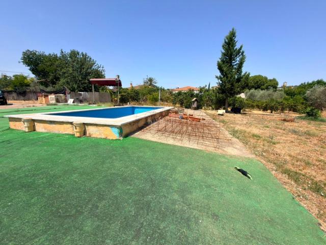 Chalet en venta en Córdoba, Villarrubia. Chalet HIPOTECABLE con piscina y parcela de 1.477 m2 a 20 minutos de Córdoba. Chalets.
