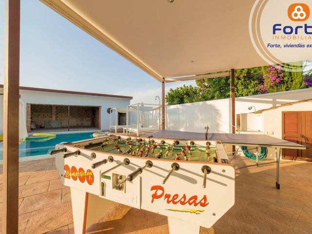 Chalet en venta en Córdoba, Alcolea. ESPECTACULAR PARCELA DE DISEÑO EN ZONA LAS CIGUEÑAS. Chalets.
