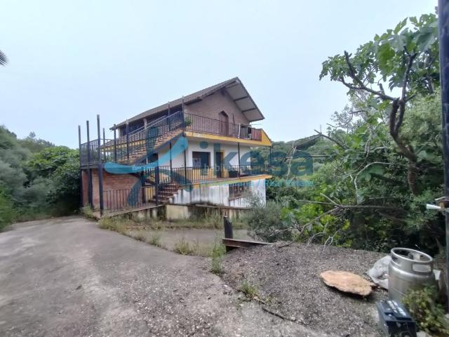 Chalet en venta en Córdoba, Alcolea. Venta de Chalet con parcela independiente sin posesión no visitable en Alcolea Córdoba. Chalets.