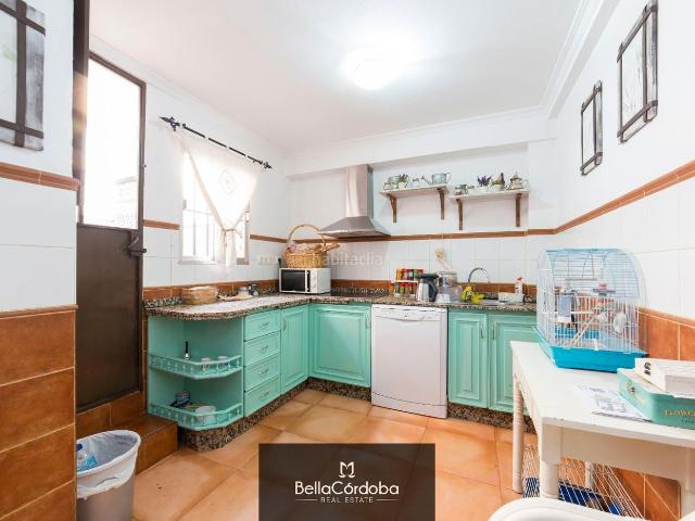 Chalet en venta en Córdoba, El Brillante El Naranjo El Tablero. CASA INDEPENDIENTE JUNTO AL PARQUE DE LA ASOMADILLA CON LOCAL CON POSIBILIDAD DE HABILITARLO A VIVIENDA. Chalets.