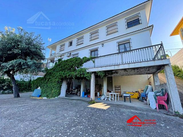 Chalet en venta en Córdoba, El Brillante El Naranjo El Tablero. CHALET PARA ENTRAR A VIVIR, BRILLANTE ALTO, CORDOBA. Chalets.