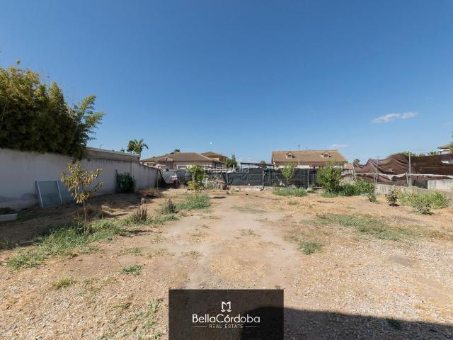 Chalet en venta en Córdoba, El Higuerón. CASA EN CONSTRUCCION EN URB. MARAVILLAS DEL AEROPUERTO, NO HIPOTECABLE. Chalets.