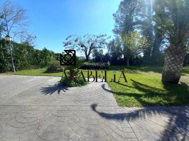 Chalet en venta en Córdoba, El Higuerón. ESPECTACULAR FINCA DE 3.000m2 2 VIVIENDAS INDEPENDIENTES PISCINA Y PÁDEL. Chalets.