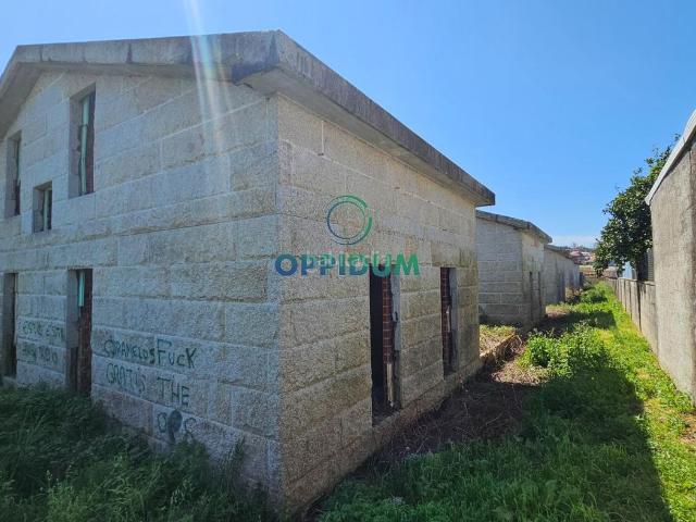 Chalet en venta en Coristanco. LOTE UNIFAMILIARES EN OBRA Y PARCELAS PARA UNIFAMILIARES EN CORISTANCO, A CORUÑA. Chalets.