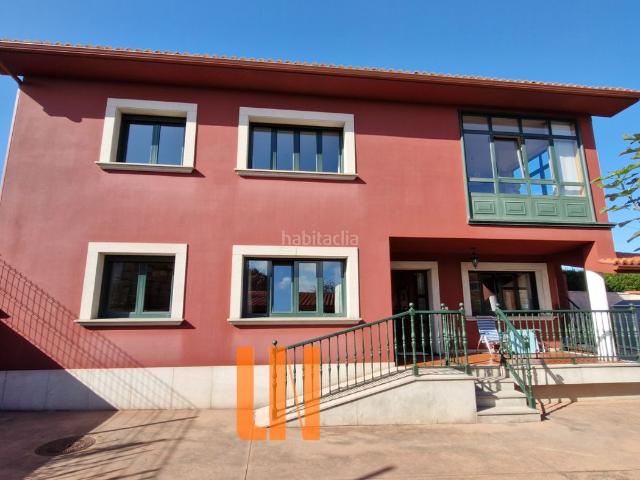 Chalet en venta en Coruña A, Agra del Orzán Ventorrillo. Chalet en la ciudad, 4 dormitorios, parcela de 900m². Chalets Coruña.