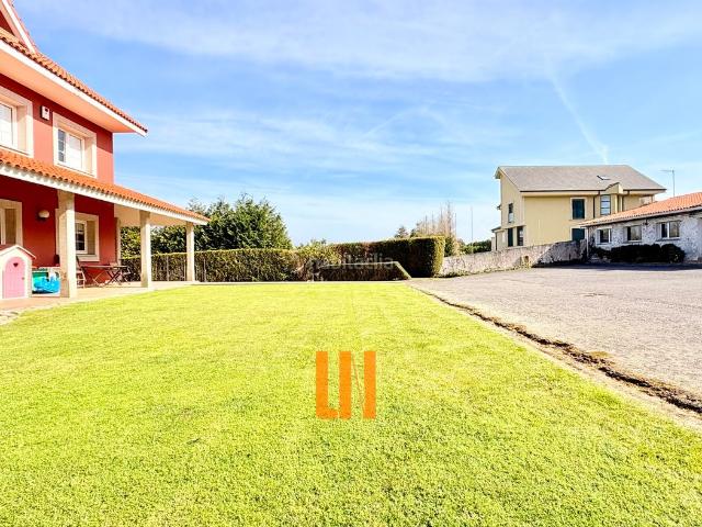 Chalet en venta en Coruña A, Elviña A Zapateira. Chalet con amplia parcela y excelentes vistas al mar. Chalets Coruña.