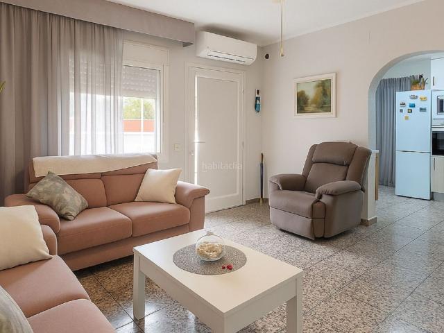 Chalet en venta en Catllar El. casa independie con gran parcela, piscina y huerto. Chalets Catllar.