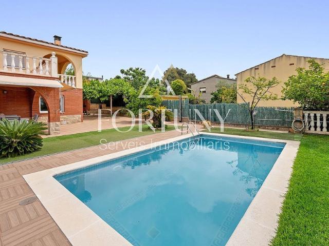 Chalet en venta en calle Rafael de Casanovas, Catllar, el, de 256 m² 6 habitaciones por 399.900