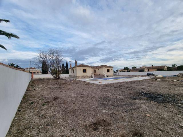 Chalet en venta en Catral, Alicante