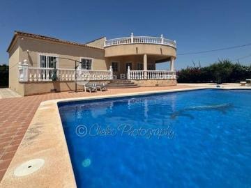 Chalet en venta en Catral, Alicante