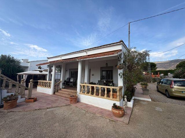 Chalet en venta en Caudete, Albacete