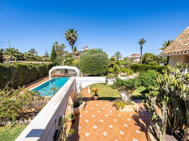 Chalet en venta en Cabo Roig, Alicante Costa Blanca