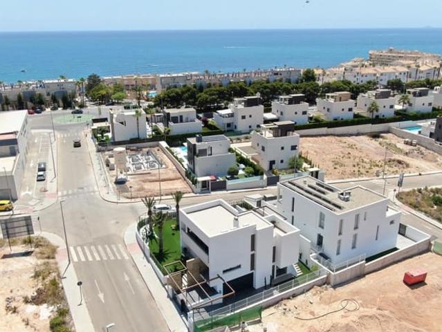 Chalet en venta en Cabo Roig, Alicante Costa Blanca