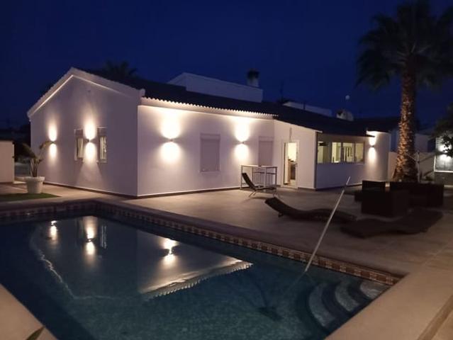 Chalet en venta en Cabo Roig, Alicante Costa Blanca