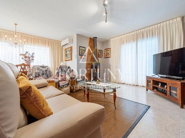 Chalet en venta en calle Principal, Cabra del Camp, de 149 m² 5 habitaciones por 224.900