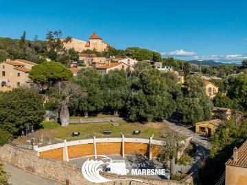 Chalet en venta en Cabrera de Mar. Obra Maestra en Cabrera de Mar: Masía de Lujo con Vistas Panorámicas al Mediterráneo. Chalets Cabrera de.