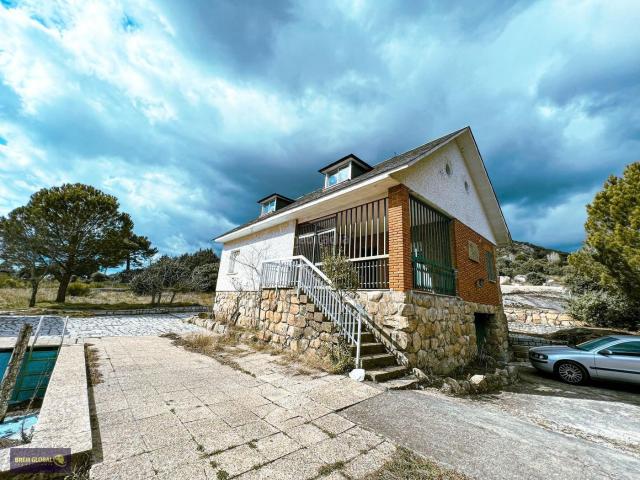 Chalet en venta en Cabrera La. Chalets Cabrera.