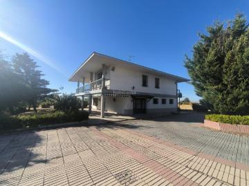 Chalet en venta en Cabrerizos. Chalet en venta en Cabrerizos, 6 dormitorios. Chalets.
