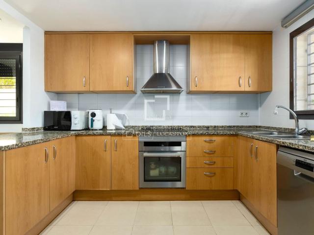 Chalet en venta en Cabrils. Casa villa de 5 dormitorios en venta en Cabrils, Barcelona. Chalets.