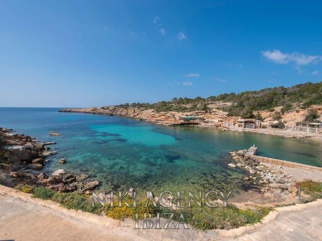 Chalet en venta en Cala Tarida, Ibiza