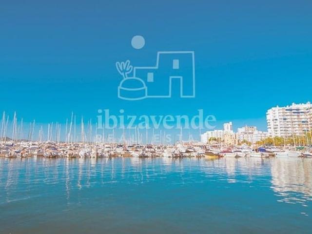 Chalet en venta en Cala d'en Bou, Ibiza