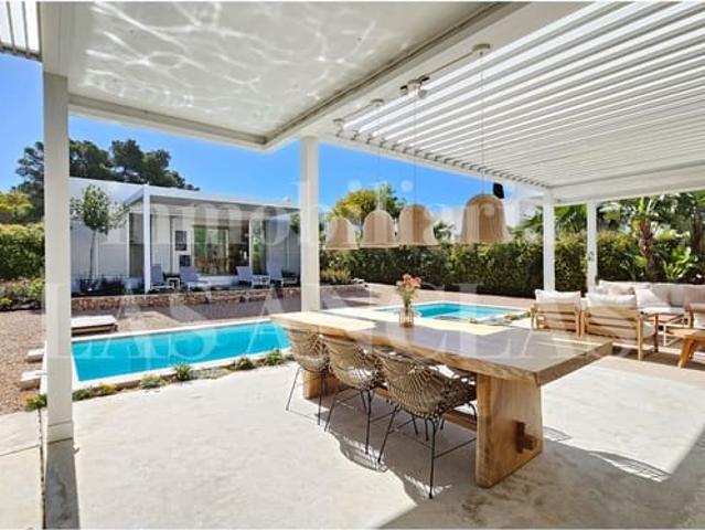 Chalet en venta en Cala Llenya, Ibiza