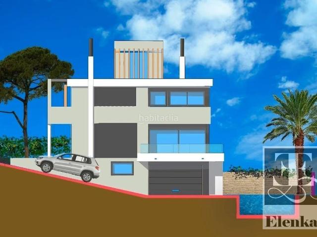Chalet en venta en Calafell, Ciutat jardí Bonanova Costa Dorada. Descubre el chalet de tus sueños en Calafell, ubicado en la exclusiva zona de Ciutat Jardi Bonanova. Chalets.