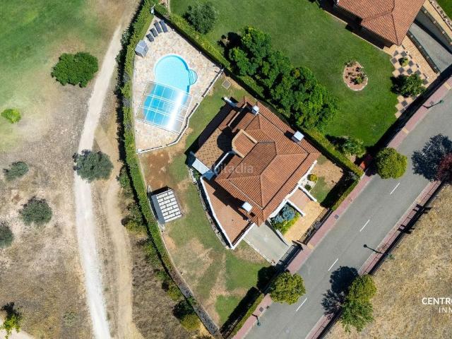 Chalet en venta en Calatayud, Augusta Golf La Charluca. Chalet 368 m con piscina Campo de Golf. Chalets.