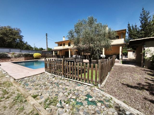 Chalet en venta en Caldes de Malavella. Chalets Caldes de.