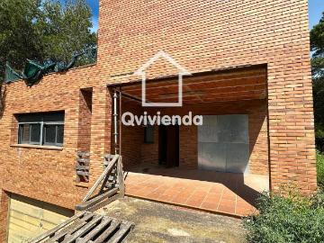Chalet en venta en Caldes de Montbui. Chalet en construcción Urb. El Farell de Caldes. Chalets Caldes de.