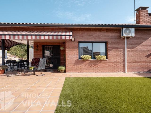 Chalet en venta en Caldes de Montbui. Espectacular casa cuidada hasta último detalle. Chalets Caldes de.