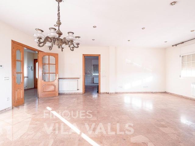 Chalet en venta en Caldes de Montbui. Vive el confort y la tranquilidad en La Font dels Enamorats de Caldes. Chalets Caldes de.
