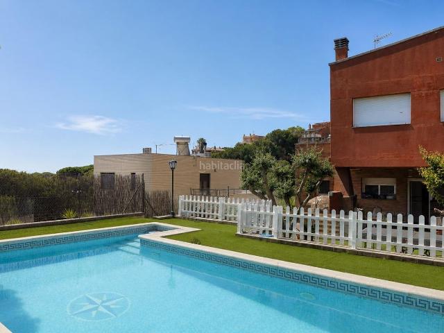 Chalet en venta en Calella. CASA EN VENTA EN CALELLA VISTAS AL MAR Y PISCINA. Chalets.