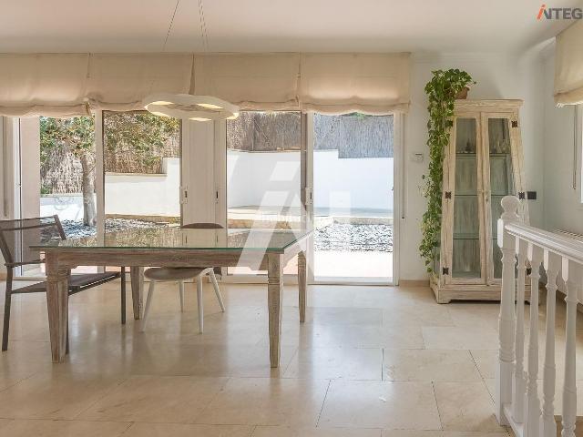 Chalet en venta en Calella. Chalets.