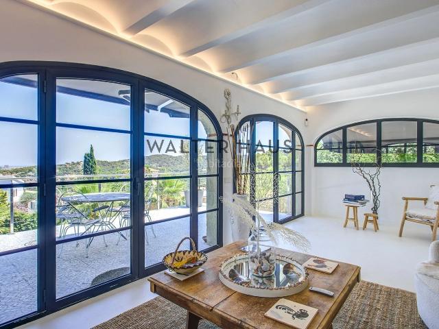 Chalet en venta en Calonge, Cabanyes Mas Ambrós Mas Pallí. Casa reformada en venta con piscina privada y vistas al mar en Cabanyes, Calonge. Chalets.