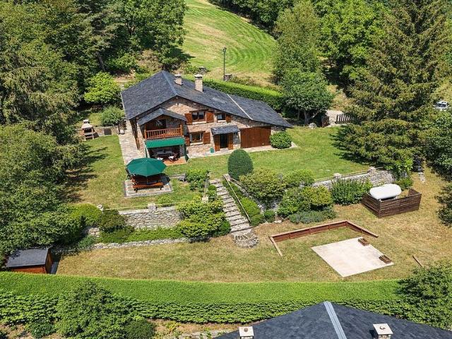 Chalet en venta en calle Collet de Nuria, Toses, de 183 m² 3 habitaciones por 465.000