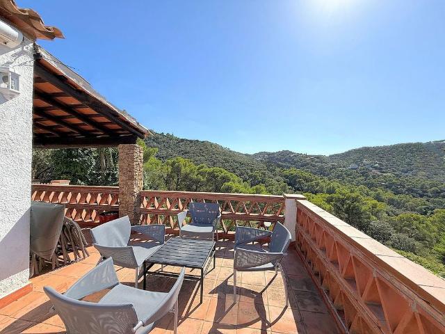 Chalet en venta en calle Coma, Begur, de 190 m² 4 habitaciones por 795.000