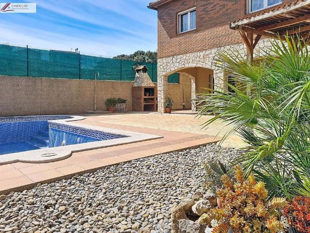 Chalet en venta en calle Comtes de Barcelona, Vendrell, El, de 253 m² 4 habitaciones por 399.000